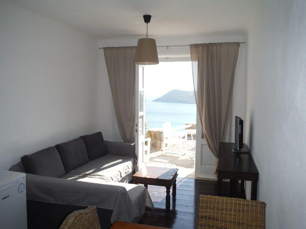 Elia Houses 3 *