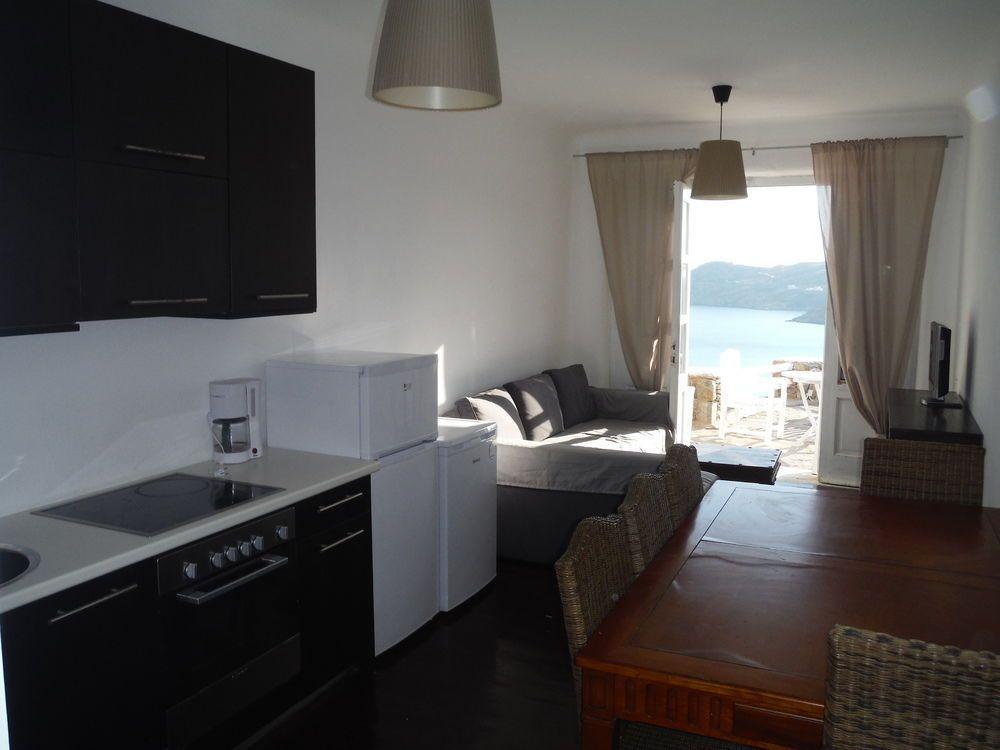 Elia Houses 3 *