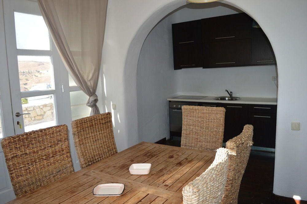 Elia Houses 3 *