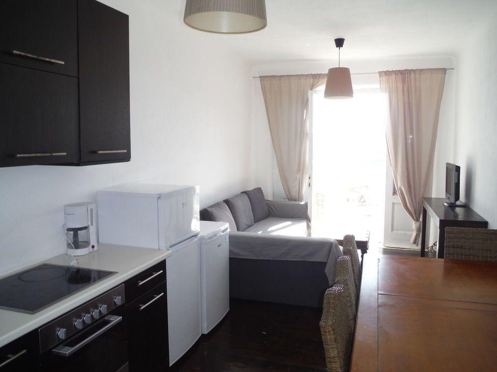 Elia Houses 3 *