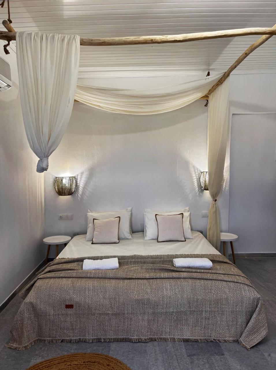Thalassa Naxos 3 *