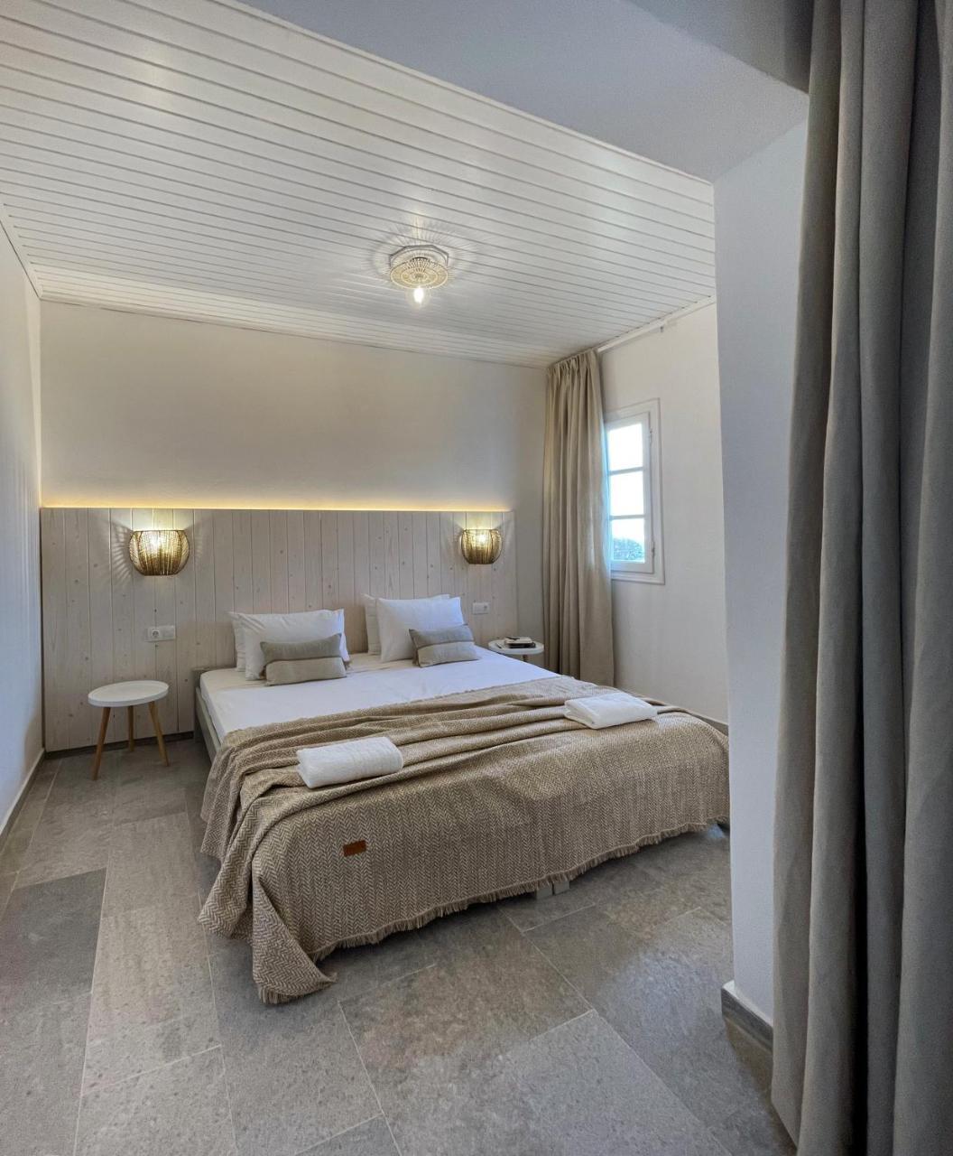 Thalassa Naxos 3 *