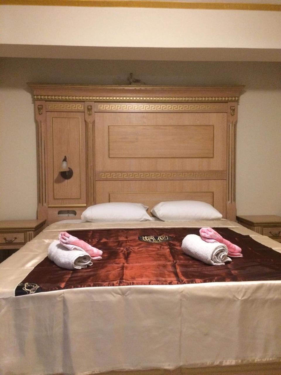 Meandros Studios Center