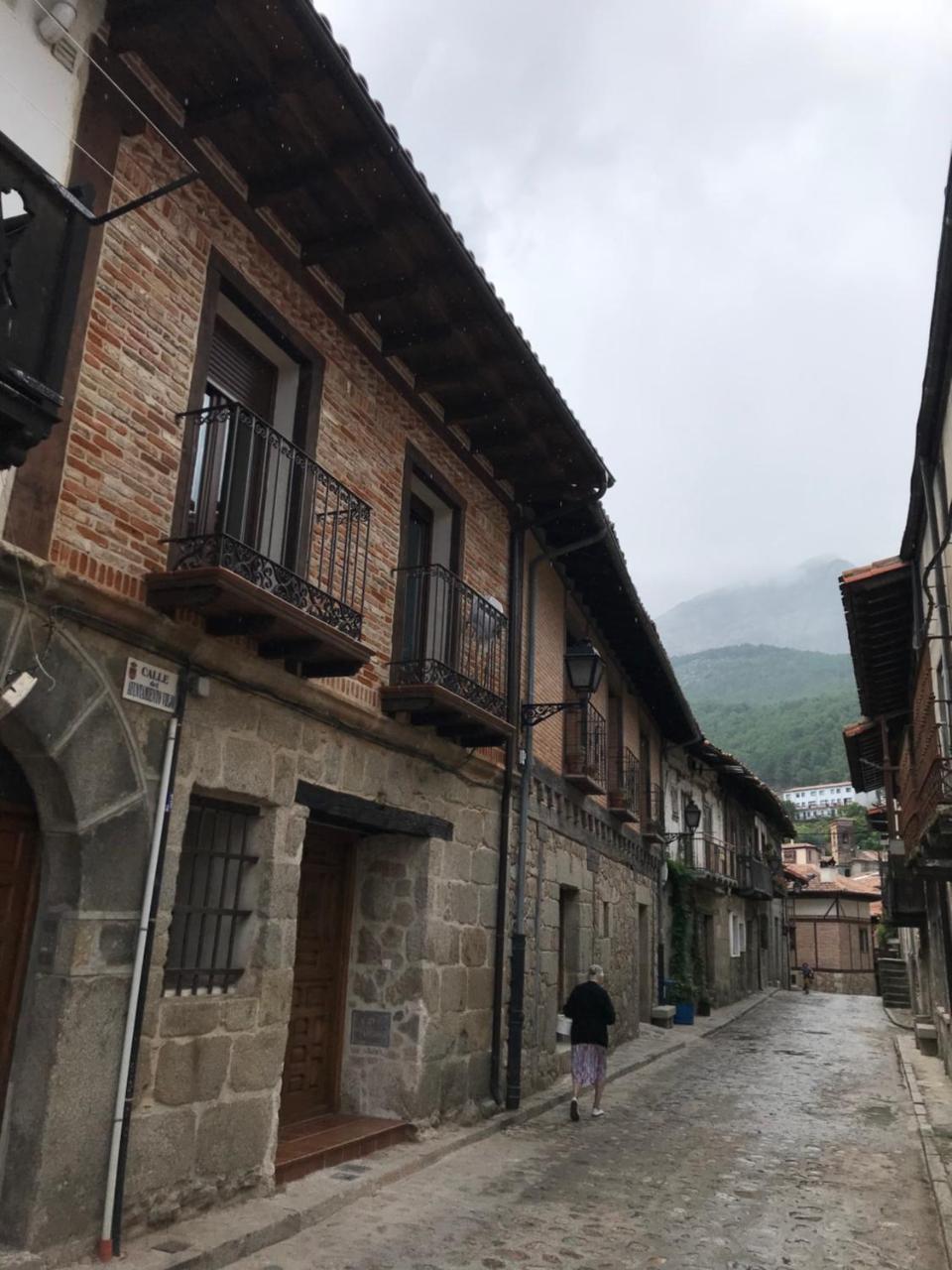 La Plaza Vieja em Cuevas-del-valle