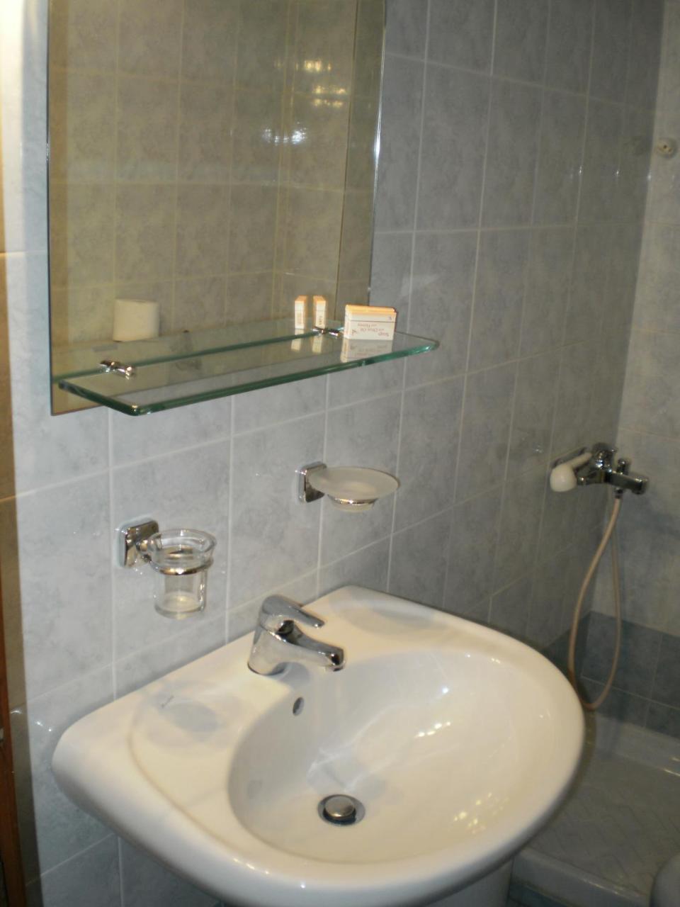 Pia Rooms 