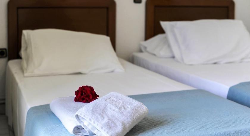 Stella Rooms 2 *