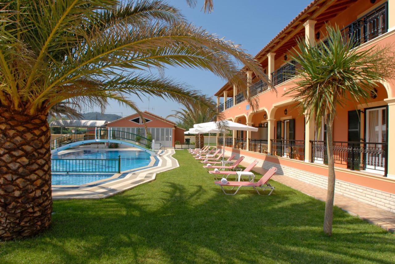 Dimitris Apartments 