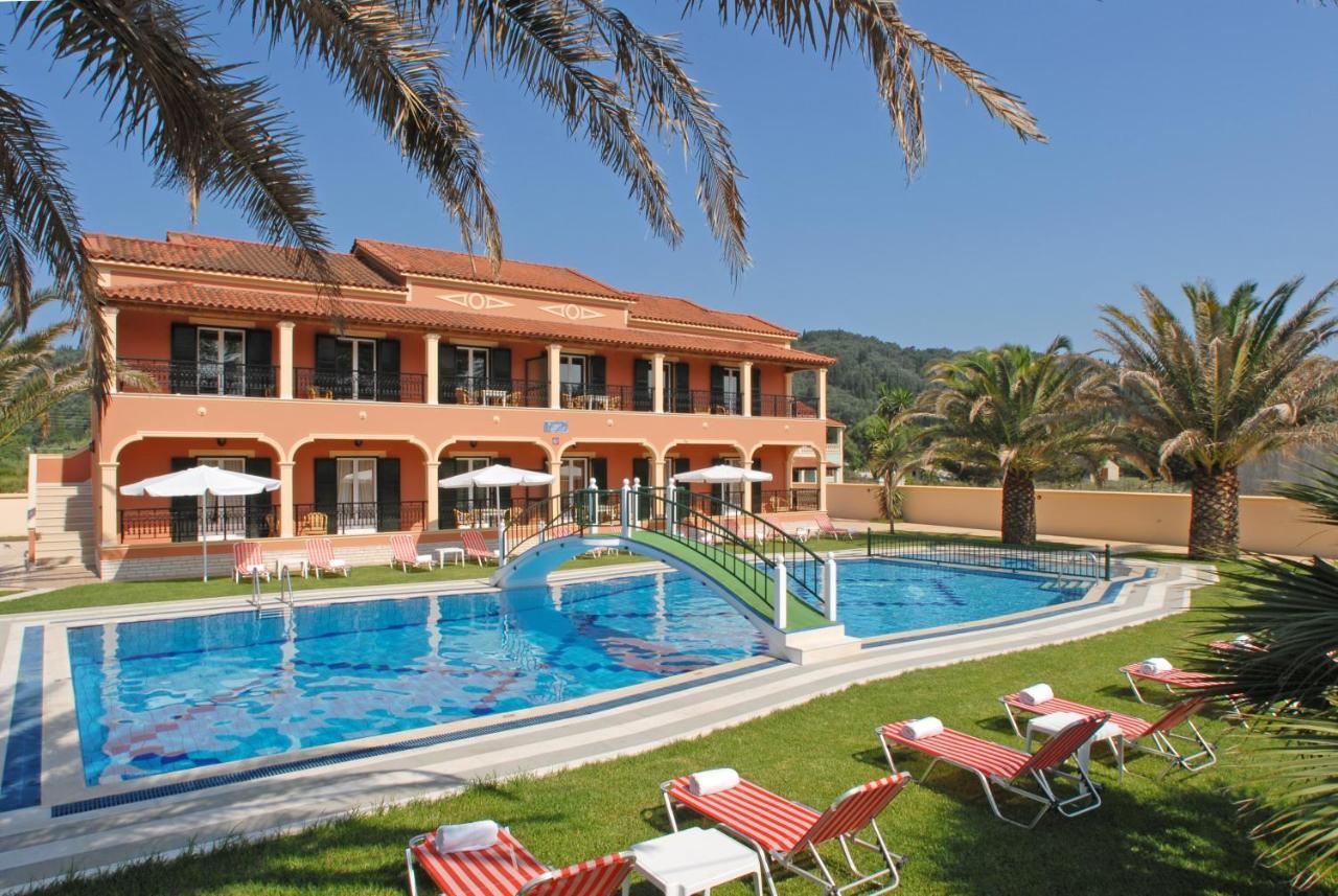 Dimitris Apartments 
