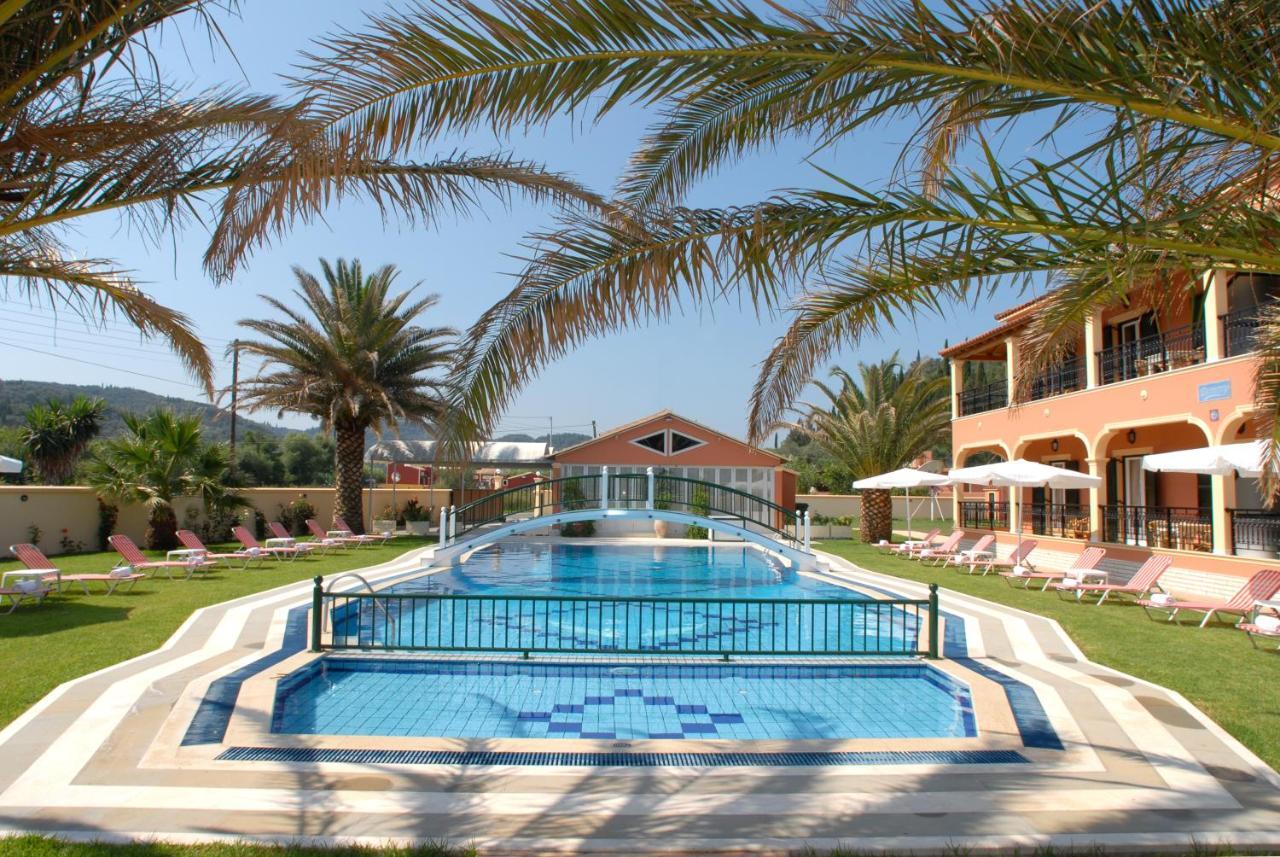 Dimitris Apartments 