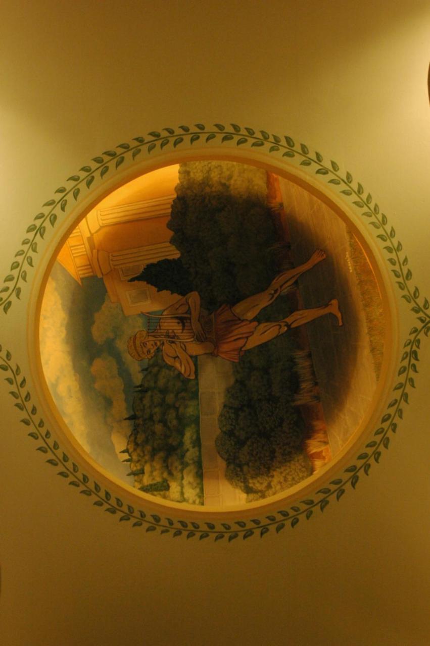 Orfeas Hotel 3 *