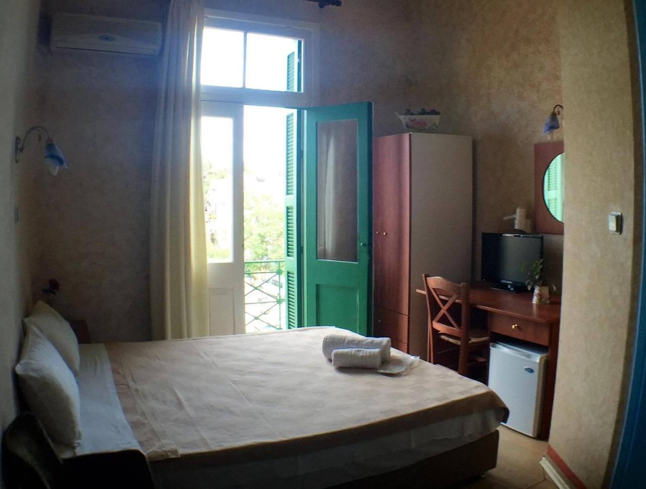 Orfeas Hotel 3 *