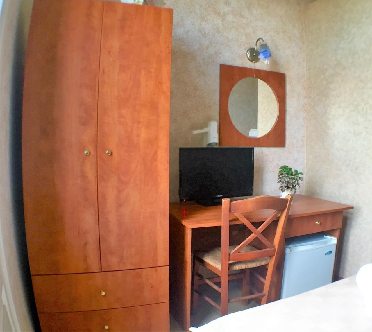 Orfeas Hotel 3 *