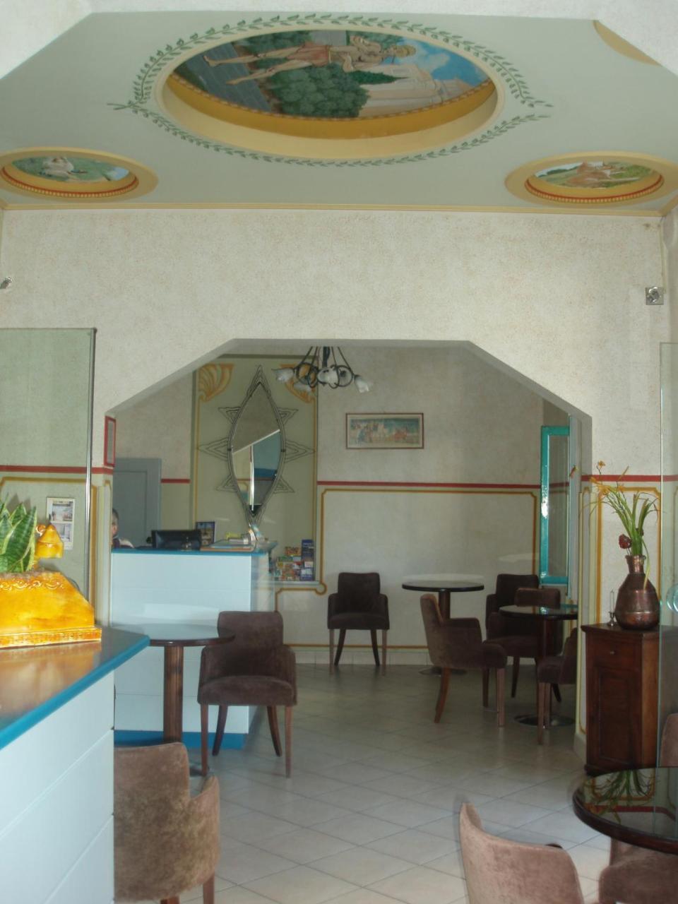 Orfeas Hotel 3 *