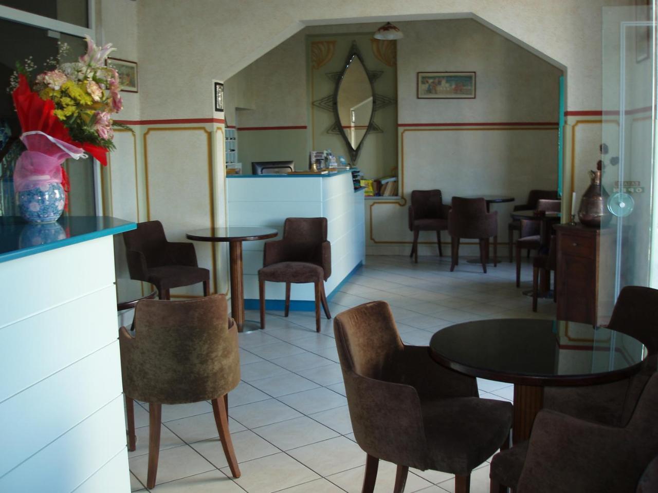 Orfeas Hotel 3 *