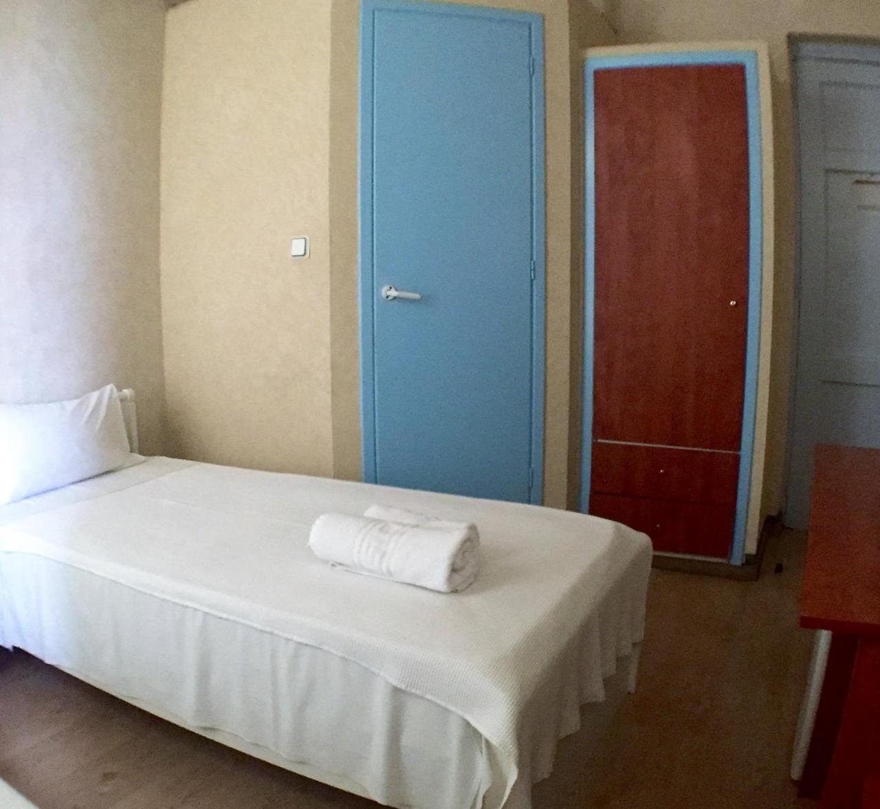 Orfeas Hotel 3 *