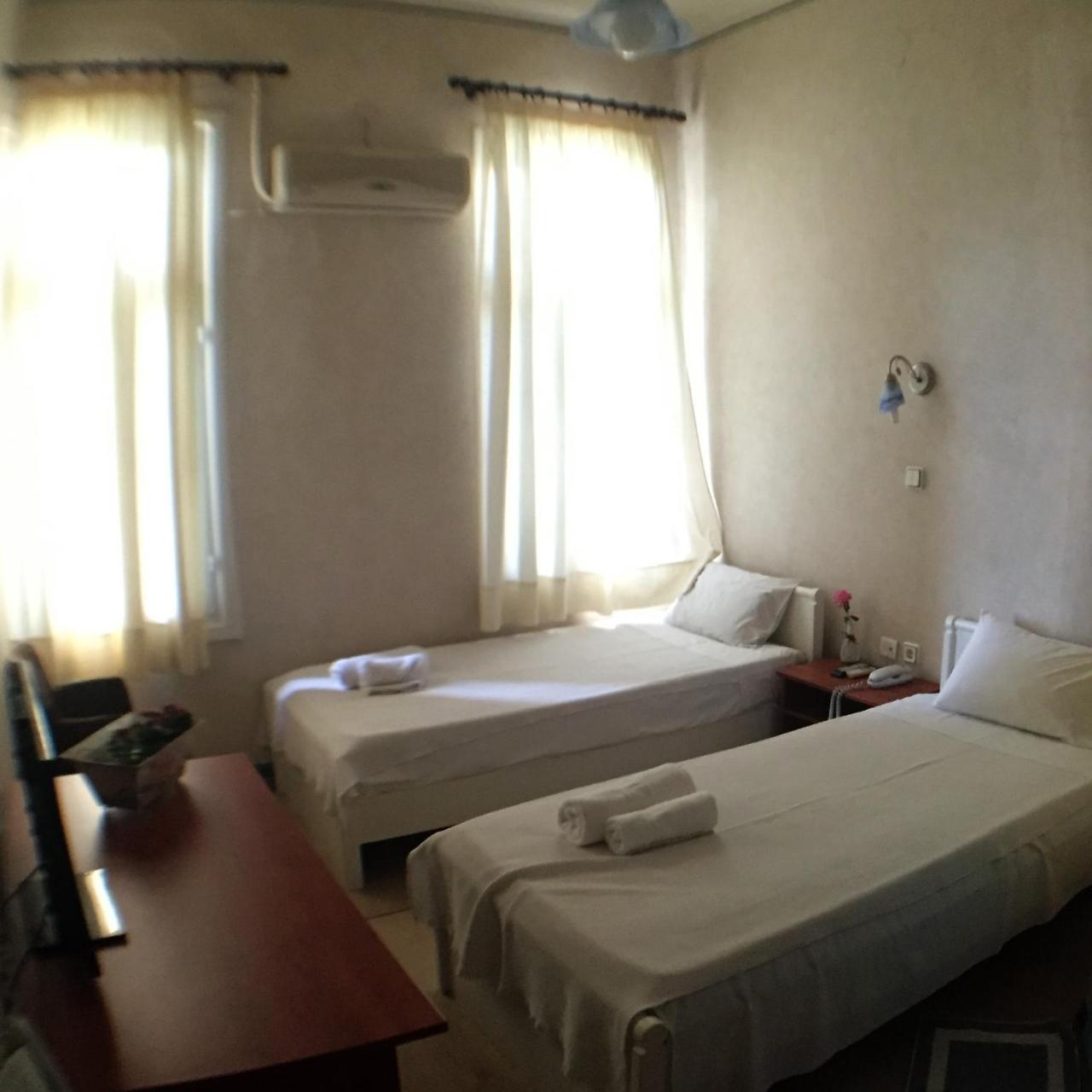 Orfeas Hotel 3 *
