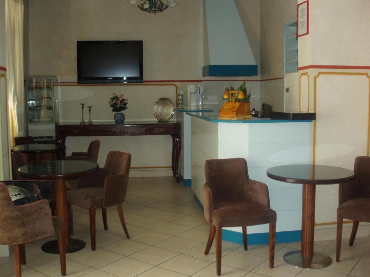Orfeas Hotel 3 *