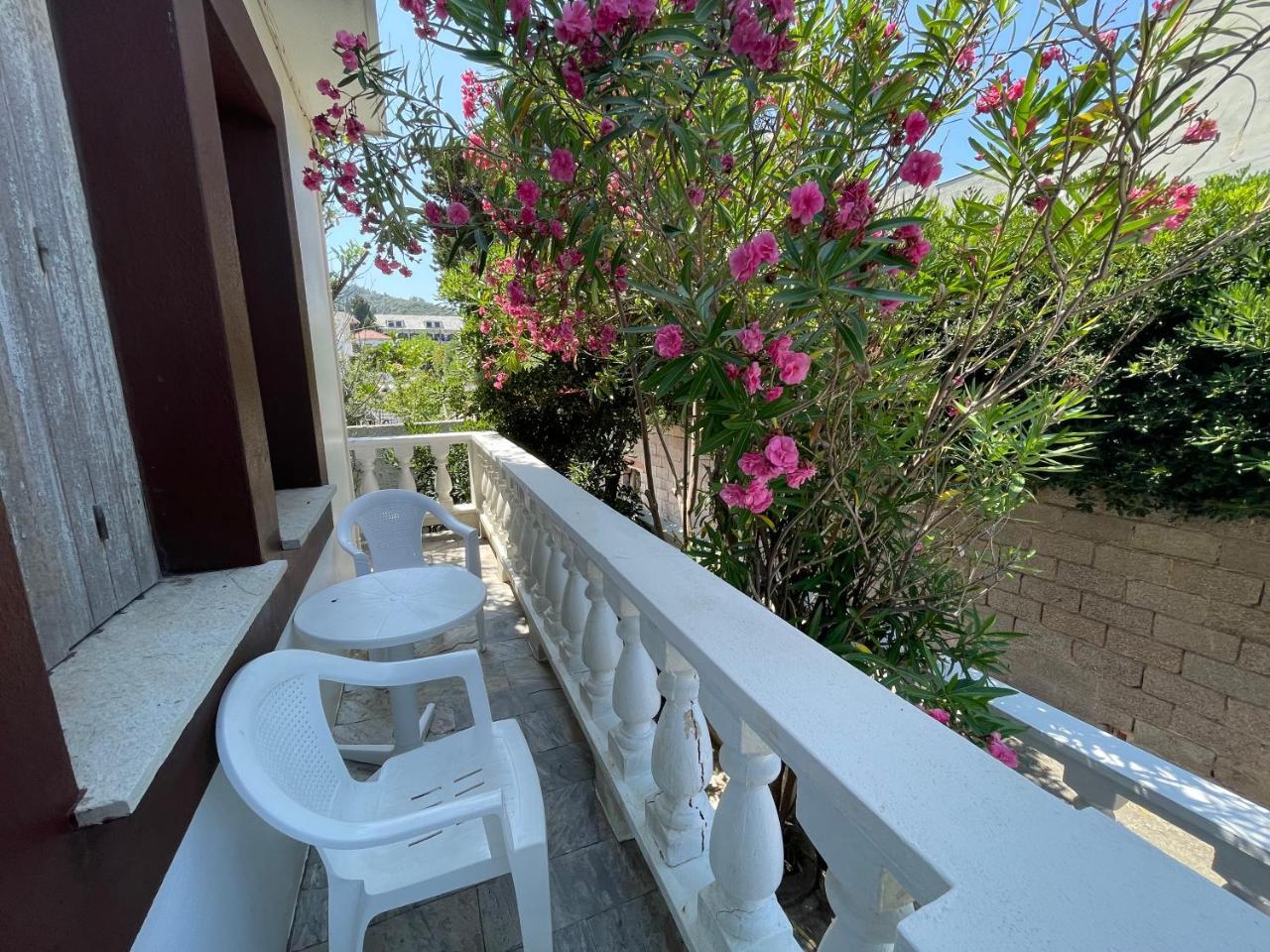 Villa Apostolis 2 *
