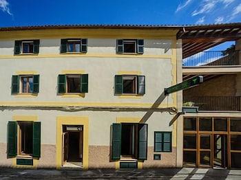 Embat Hostel
