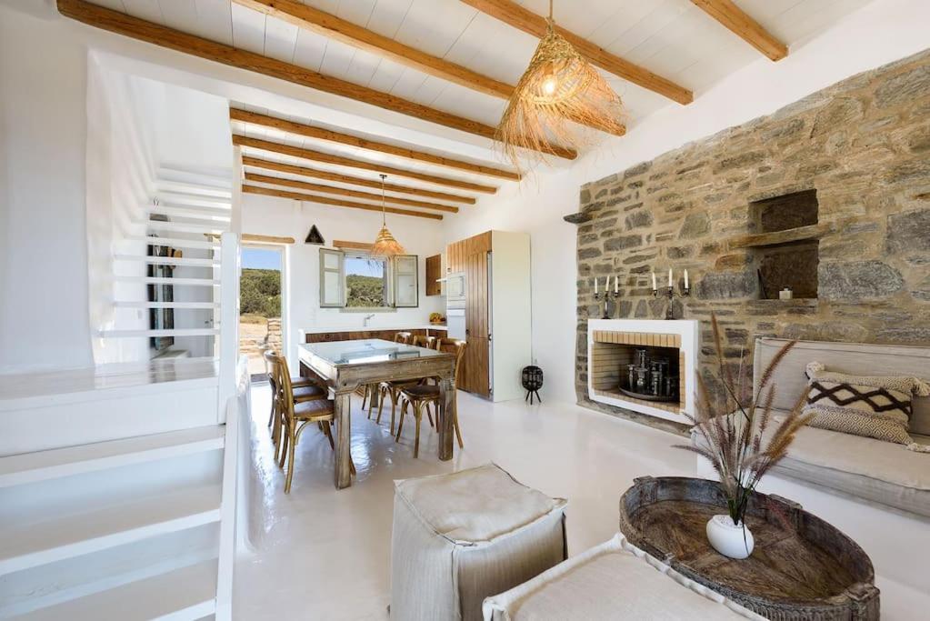 Santa Maria Villa 3 *