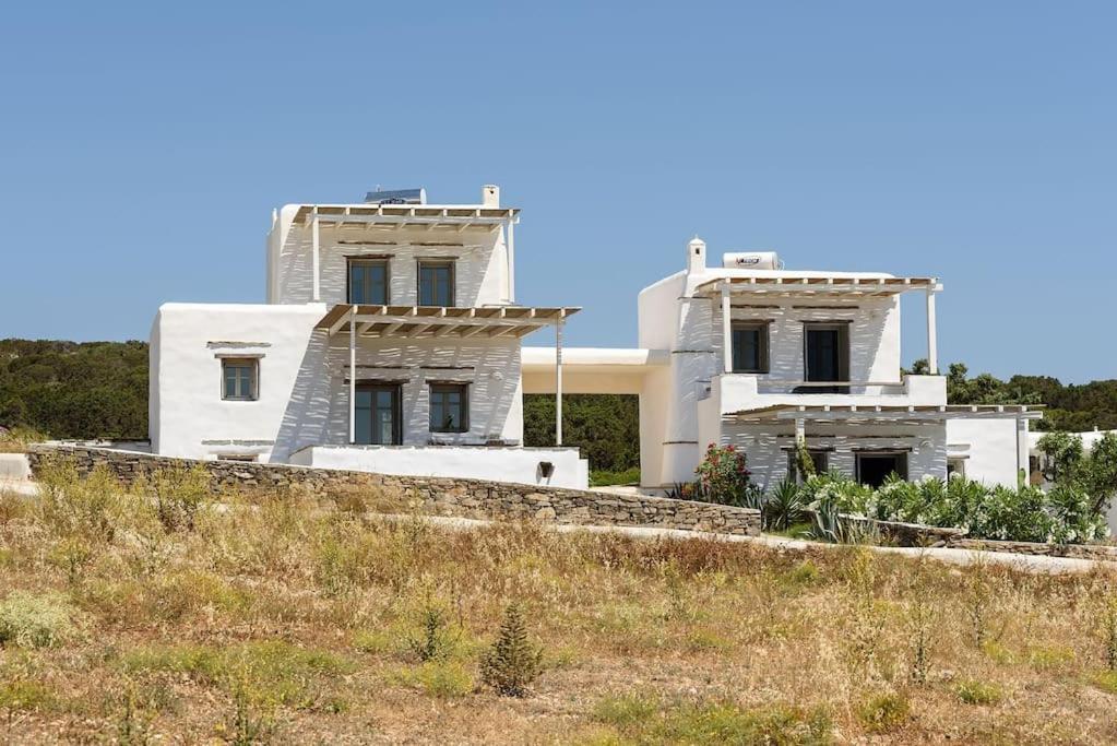 Santa Maria Villa 3 *