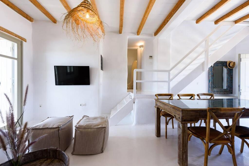Santa Maria Villa 3 *