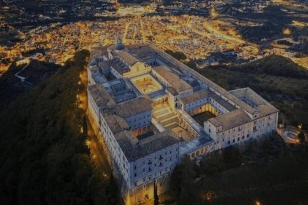 Accanto All'autostrada Al Centro Tra Roma E Napoli em Pontecorvo