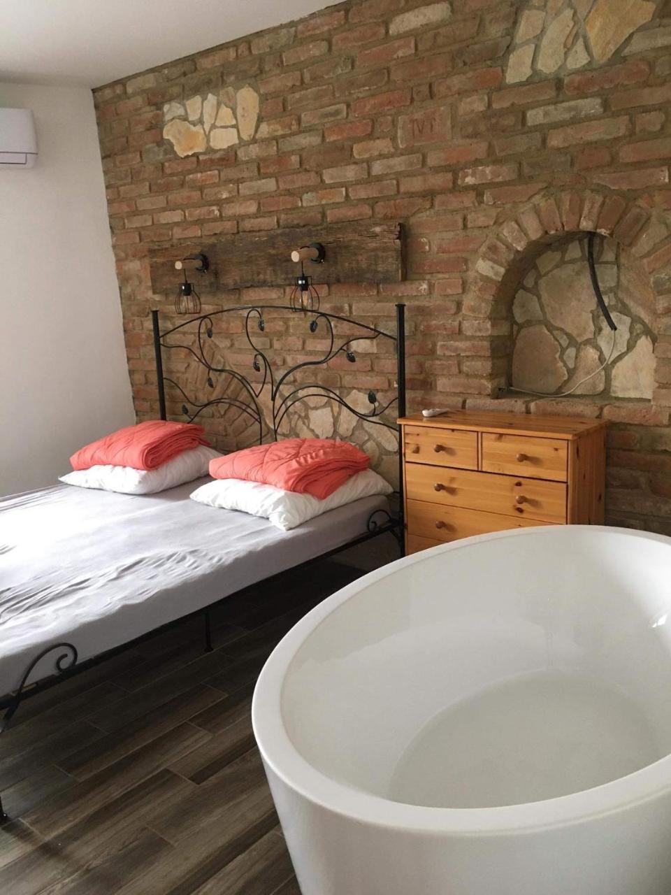 Cuki Apartmanok à Tolna-region
