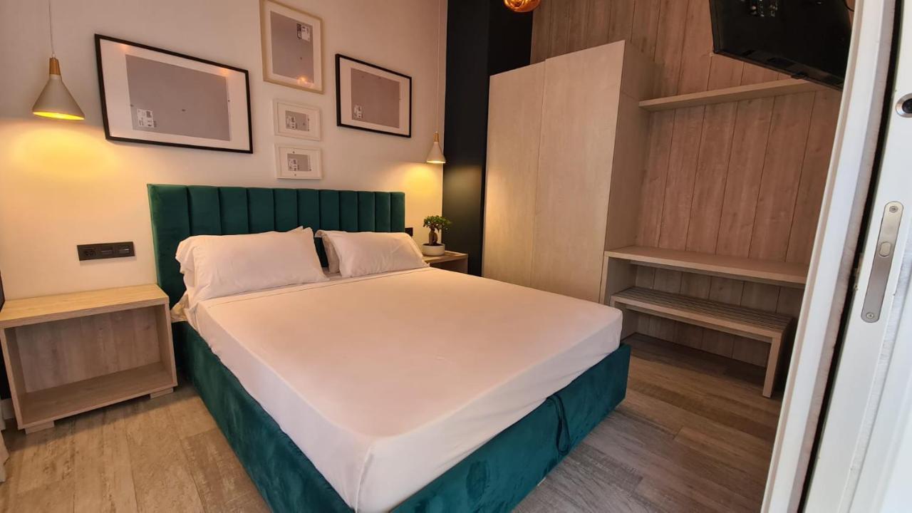 8. Tomate Rooms