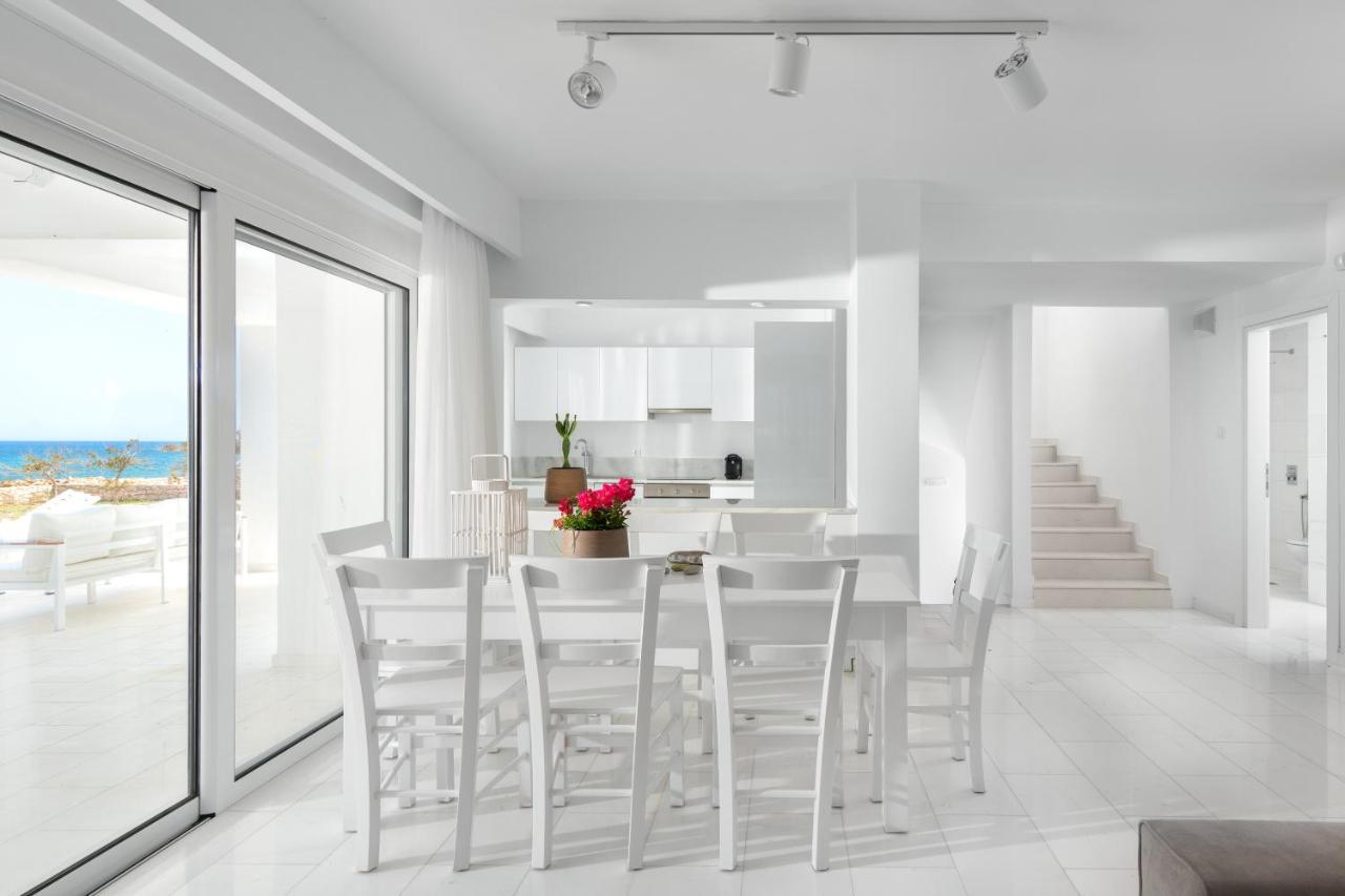 Maria & Nada Beachfront Villas 4 * Maria & Nada Beachfront Villas 4 *