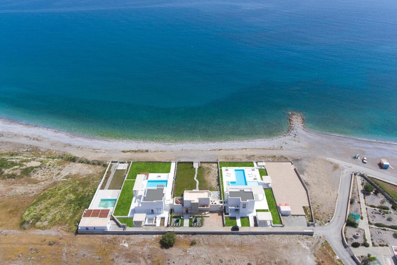Maria & Nada Beachfront Villas 4 * Maria & Nada Beachfront Villas 4 *