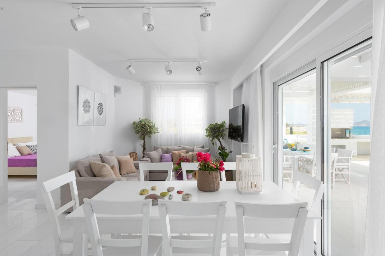 Maria & Nada Beachfront Villas 4 * Maria & Nada Beachfront Villas 4 *