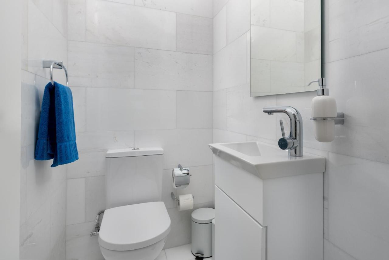 Maria & Nada Beachfront Villas 4 * Maria & Nada Beachfront Villas 4 *