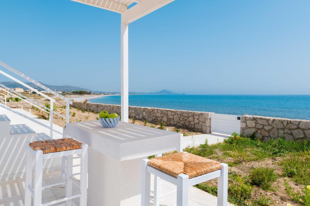 Maria & Nada Beachfront Villas 4 * Maria & Nada Beachfront Villas 4 *