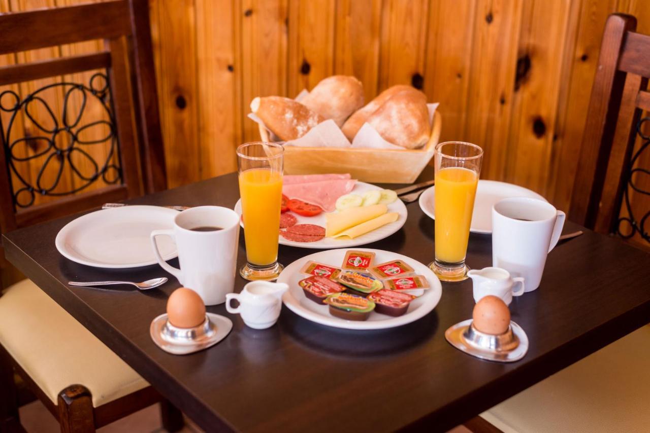 Ralitsa Hotel 3 *