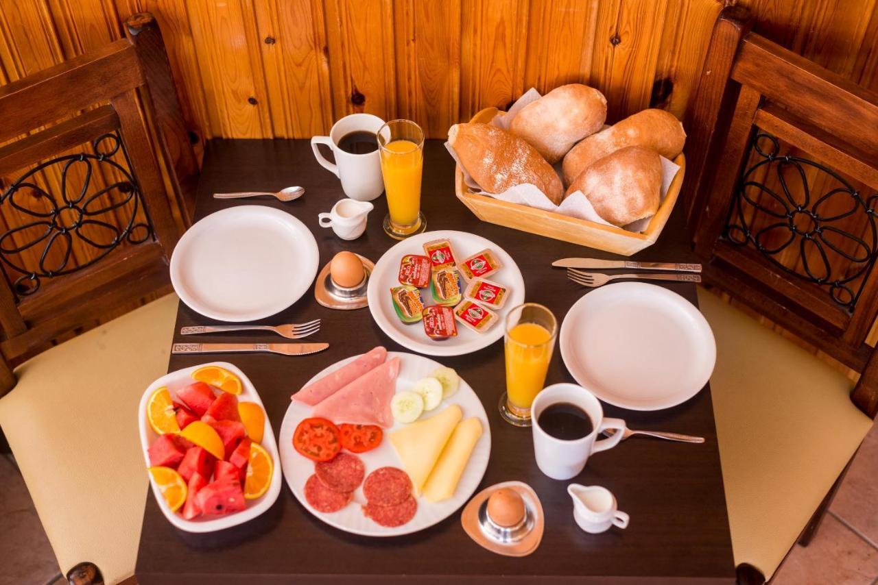 Ralitsa Hotel 3 *