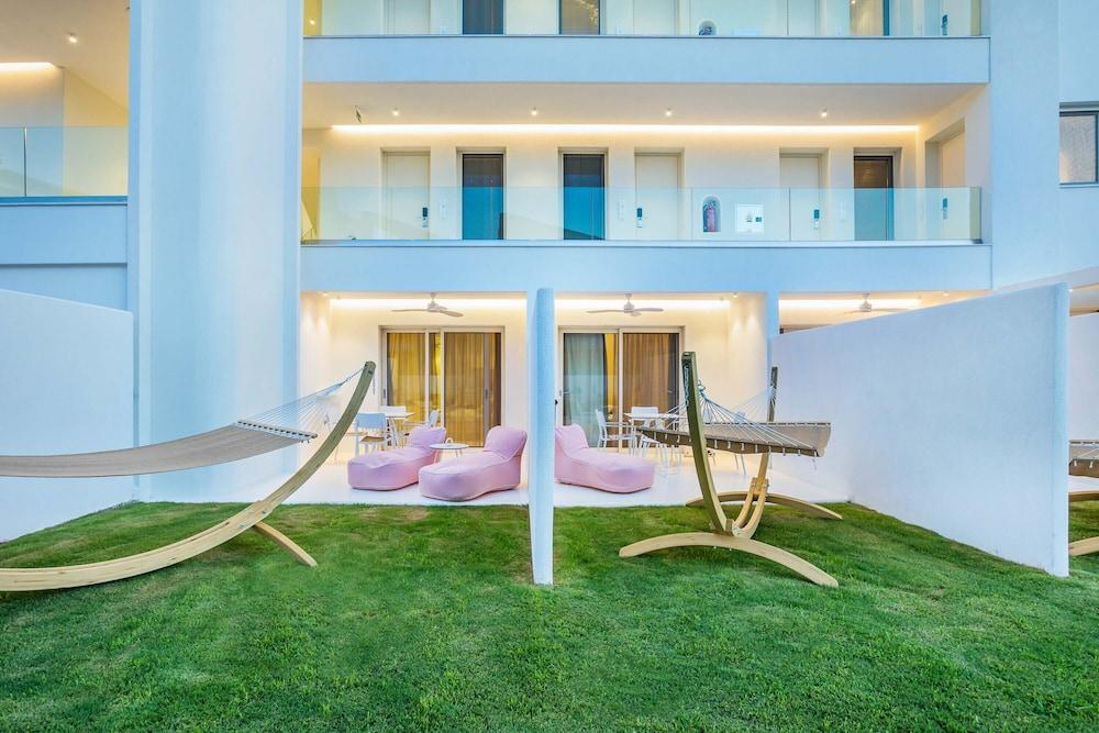 Cocoons Luxury Suites & Villas