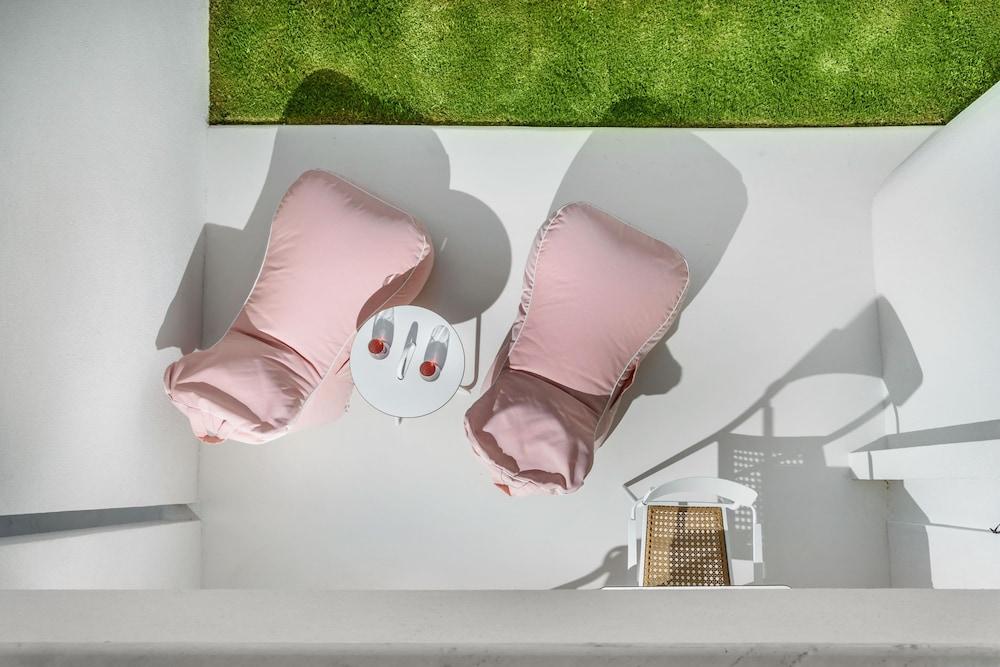 Cocoons Luxury Suites & Villas