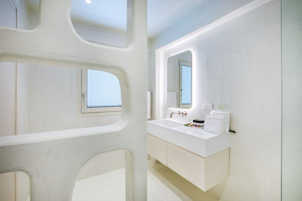 Cocoons Luxury Suites & Villas