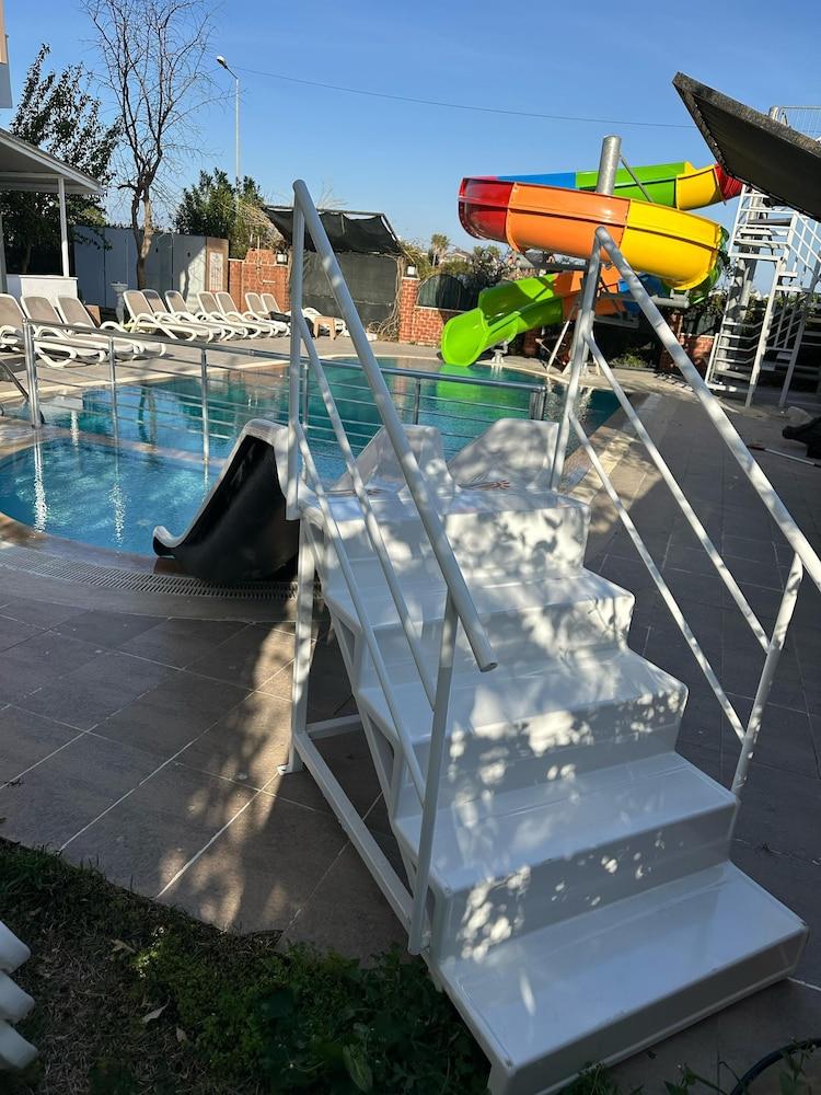 Prenses Sealine Beach Hotel