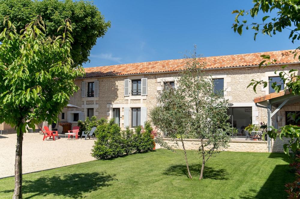 Au Logis de Bellefois à Neuville-de-poitou