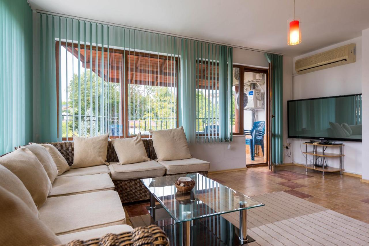Villa Adora