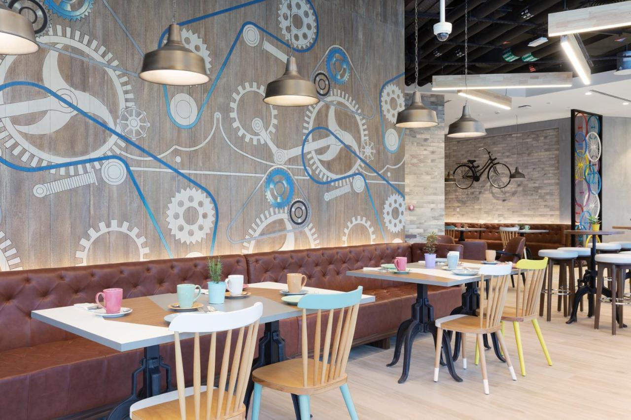 Adagio Premium The Palm