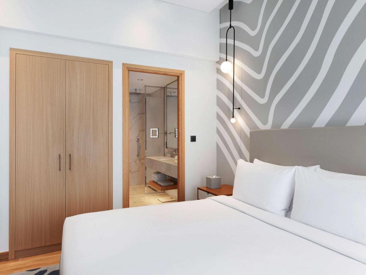 Adagio Premium The Palm