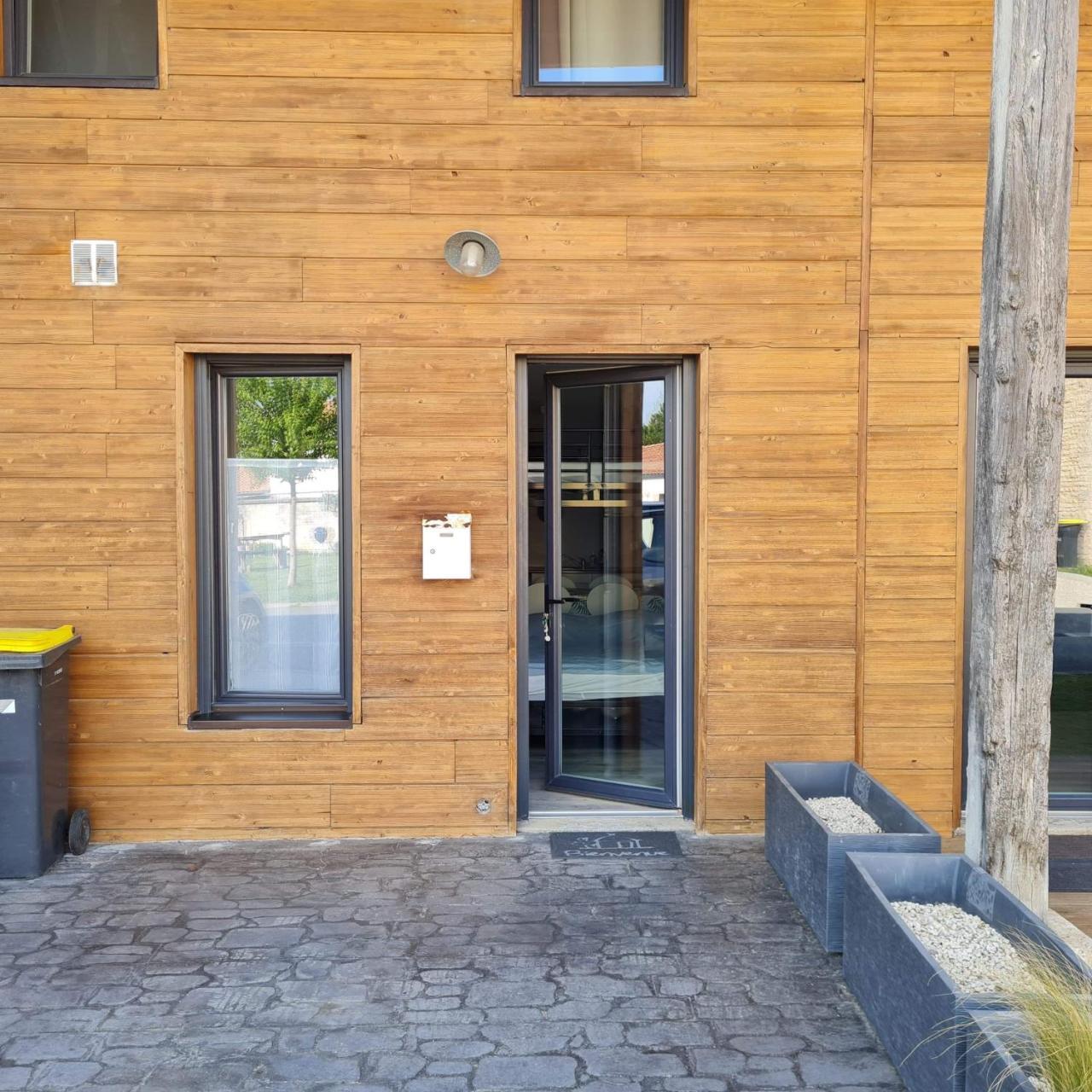 Studio 35m2 Dans Joli Village Proche Mer à Thaire