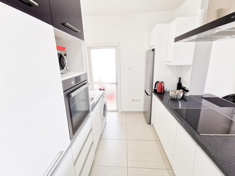 Mackenzie Seaview Paradise