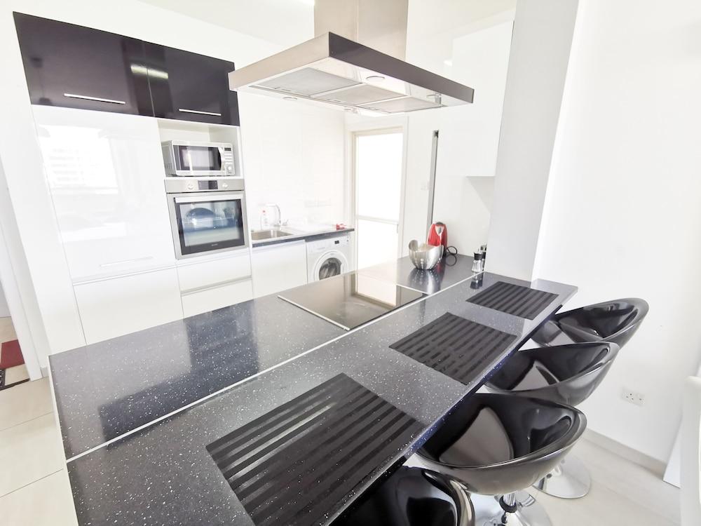 Mackenzie Seaview Paradise