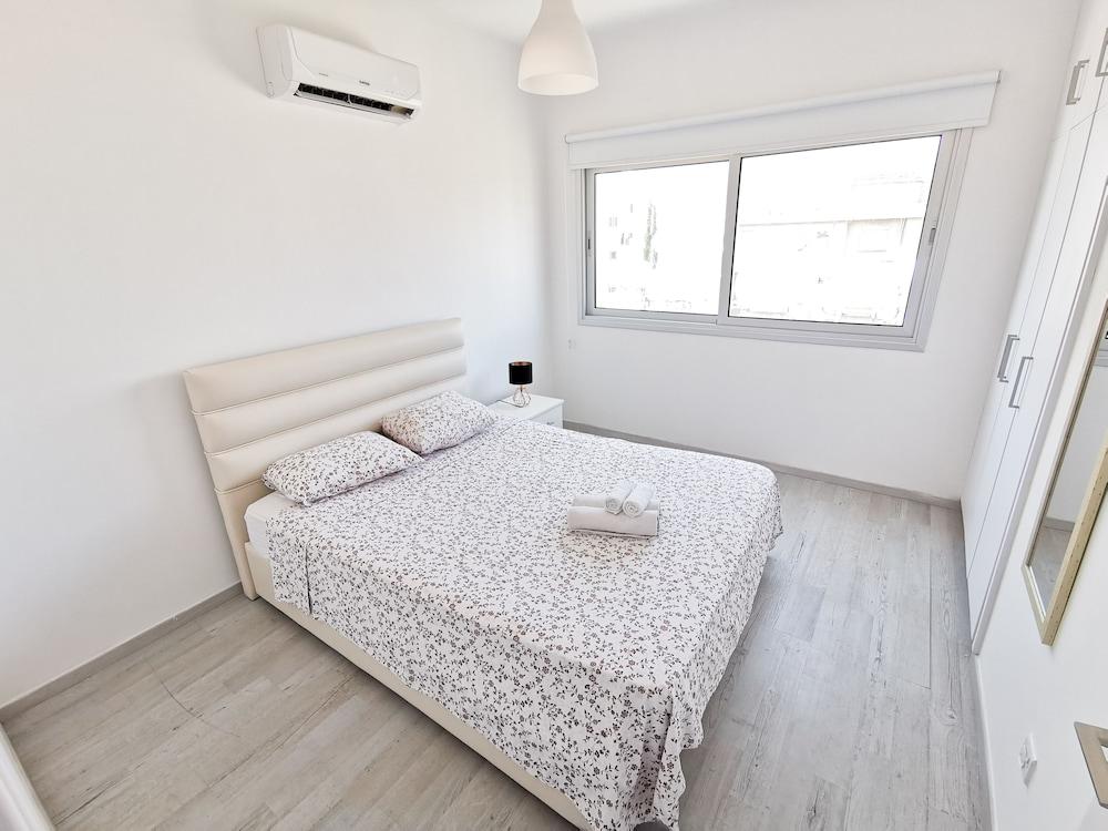 Mackenzie Seaview Paradise