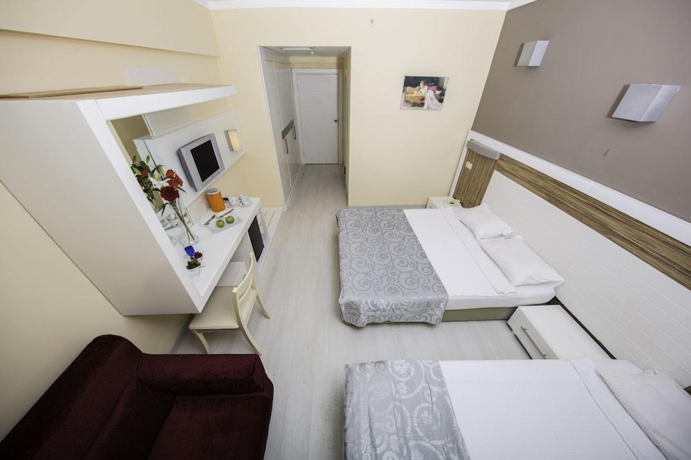 Dedeman Kemer Resort