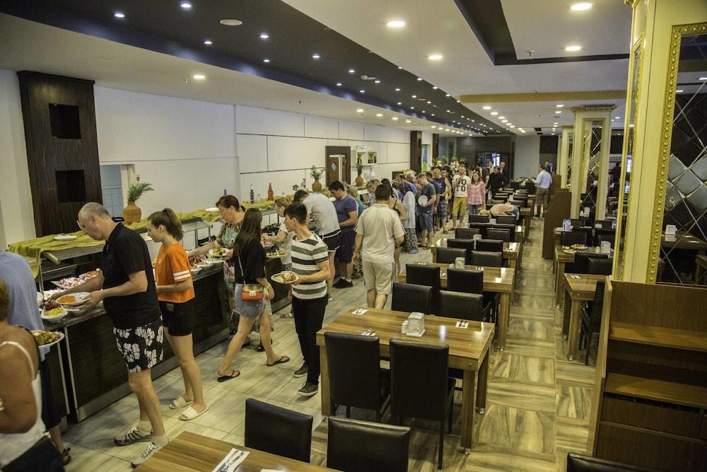 Dedeman Kemer Resort